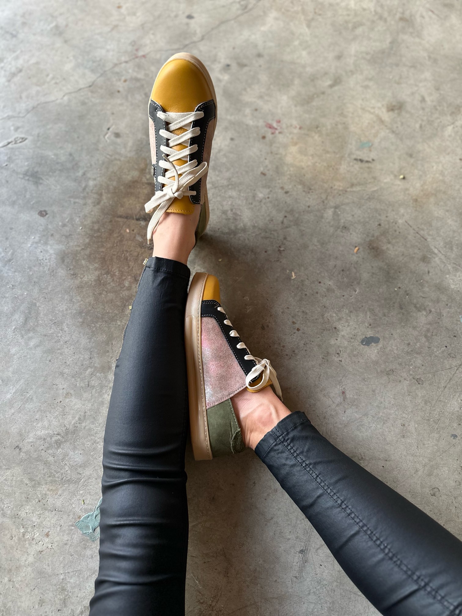 Besties Tekkie
