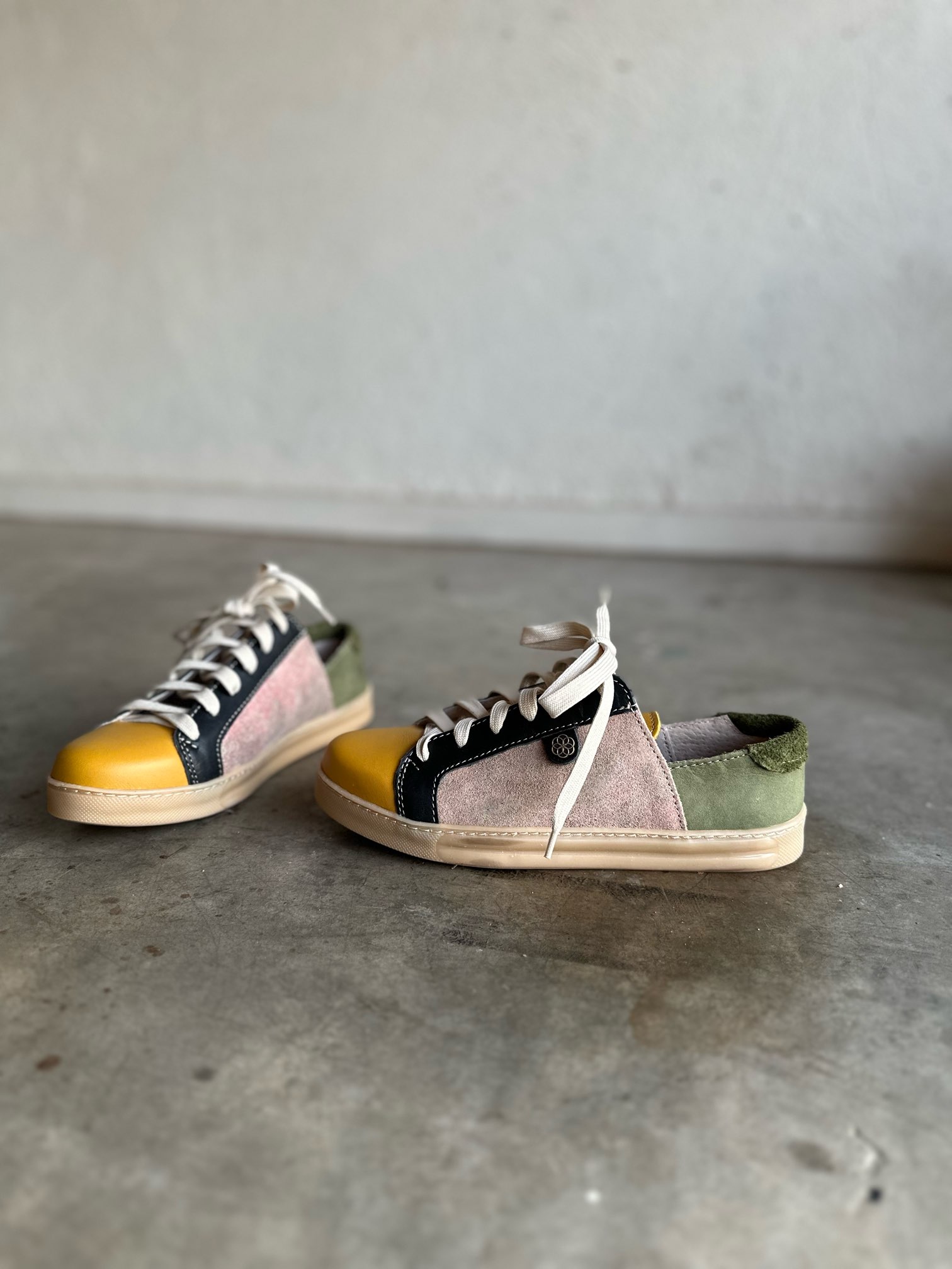 Besties Tekkie